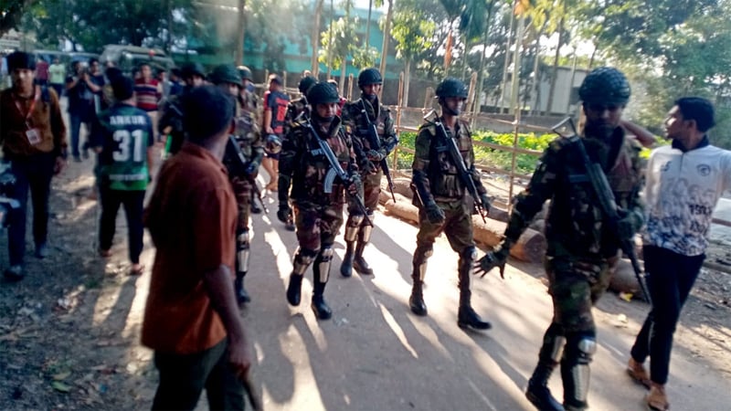 চট্টগ্রাম বিশ্ববিদ্যালয় এলাকায় যৌথবাহিনীর অভিযান শুরু